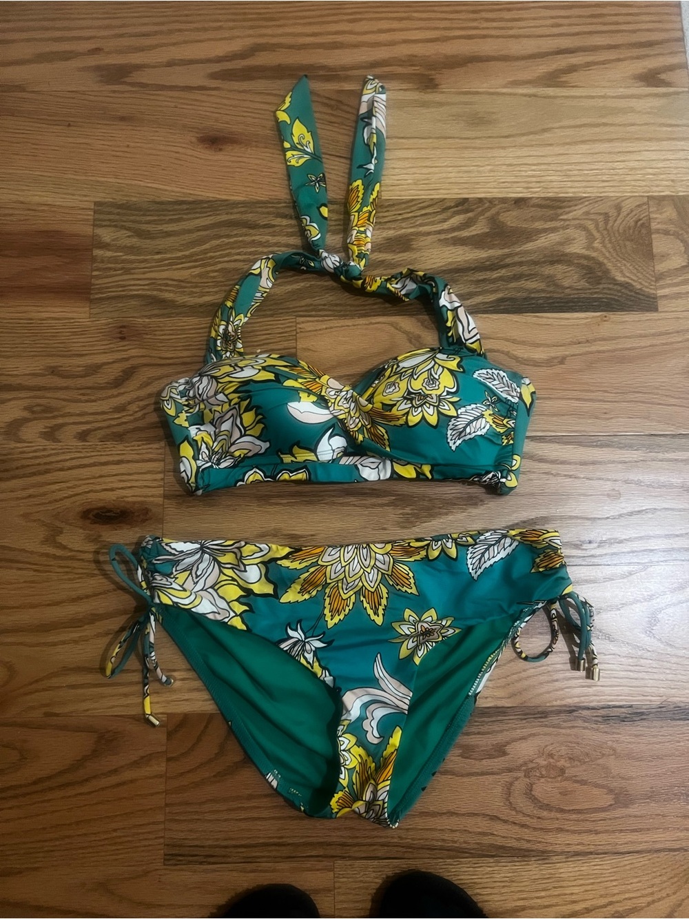 Gibson & Latimer Green Floral Two-Piece Swim Set